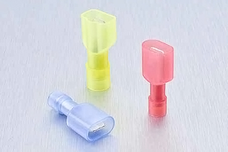 Doppel -Crimp -Nylon Voller isolierter männlicher Trennungspartner